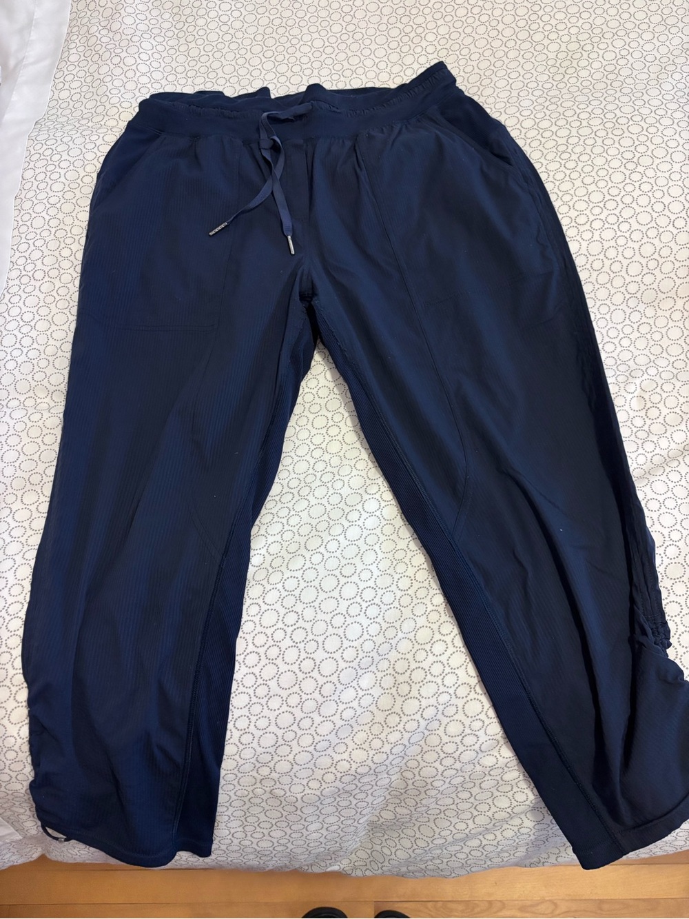 Lululemon Dance studio crop *25”